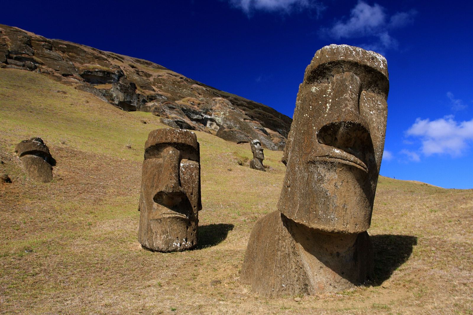 Rapa Nui (Easter Island) – Moai at Rano Raraku - Easter Island (5956405378)