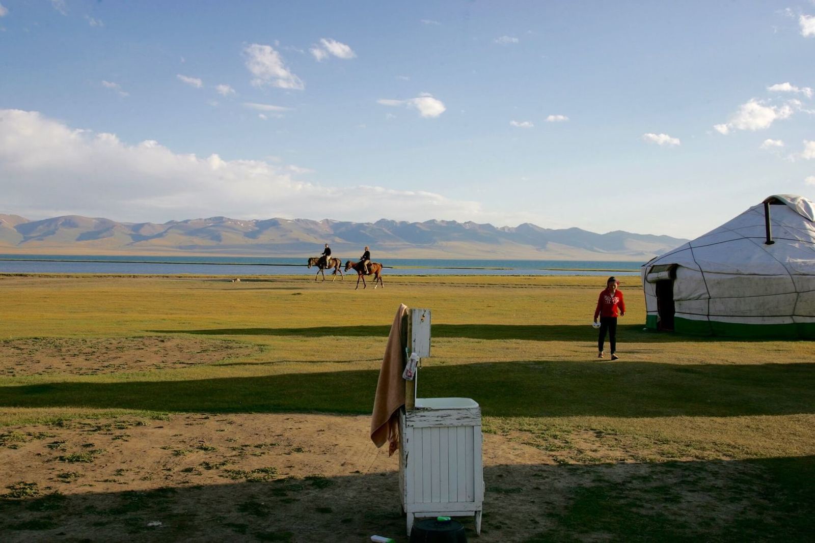 Song-Köl – Kyrgyzstan yurts at Song Kul (48221119097)